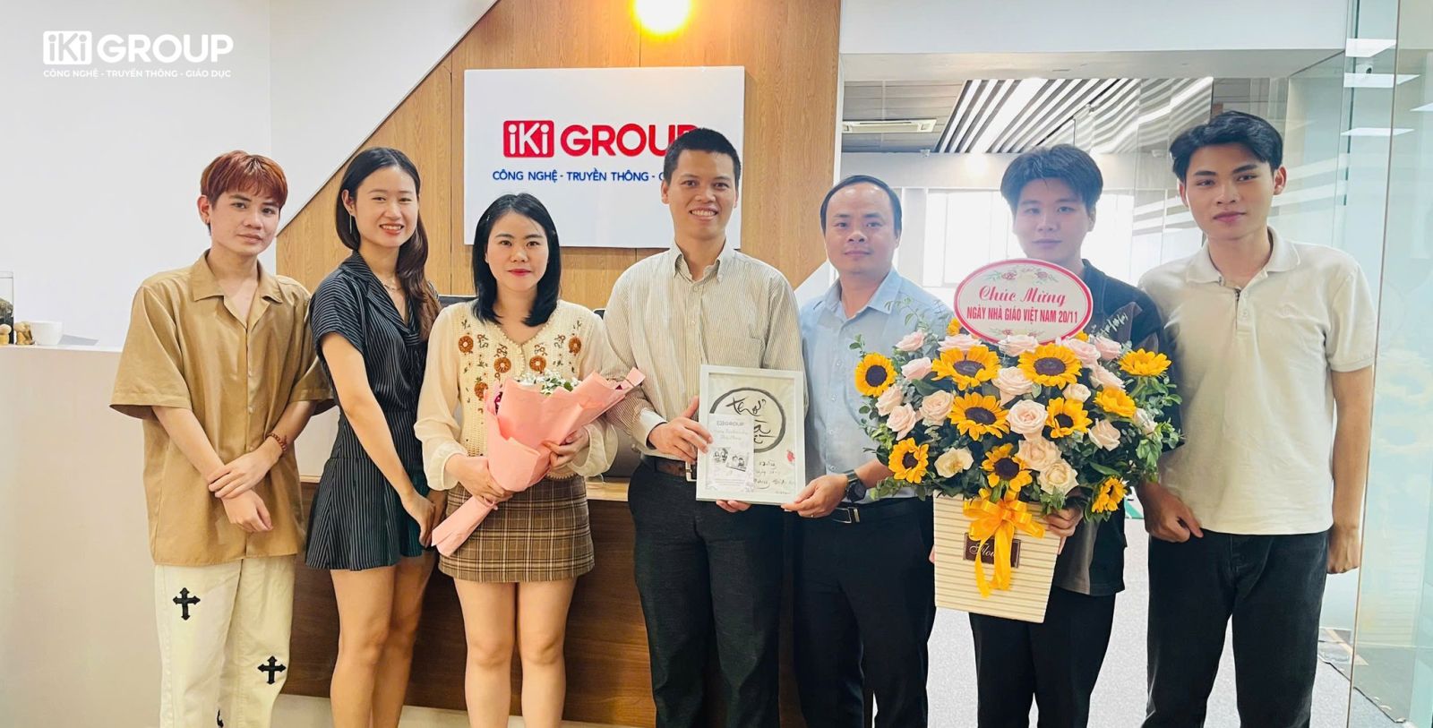 IKIGROUP NGẬP TRÀN SẮC HOA NGÀY 20/11